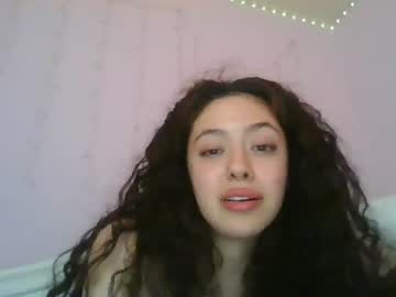 girl
        savinajade cam image #348475