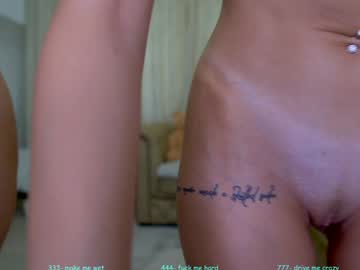 girl
        sophydiva cam image #4625947