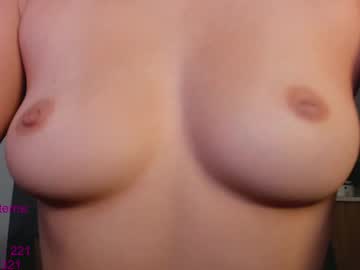 girl
        lindamei cam image #6047621