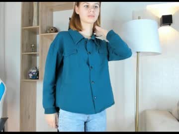 girl
        fontyfall cam image #2866927