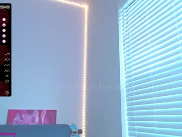girl
        petitebrat cam image #234009
