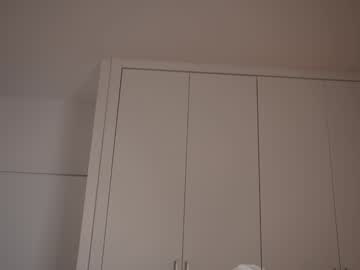 girl
        kriss0leoo cam image #6697547