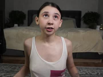 girl
        zarascarlett cam image #6011535