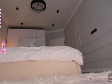 girl
        stella__grace cam image #4569566