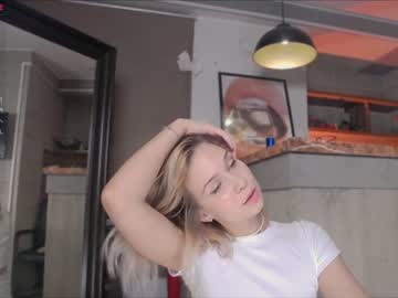 girl
        call__me_mommy cam image #2078948