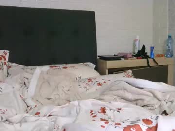 girl
        shy_student_alice18 cam image #5357469
