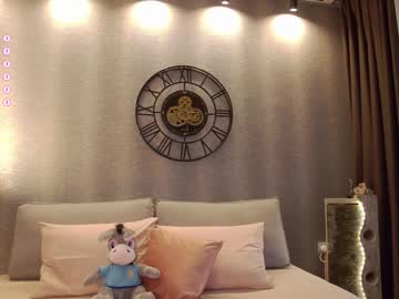 girl
        karrin cam image #2578601