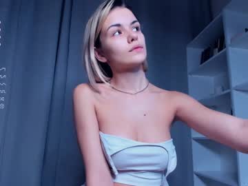 girl
        niki_nice cam image #2861266