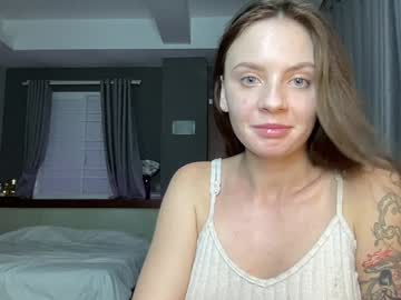 girl
        pure_nature69 cam image #4334227