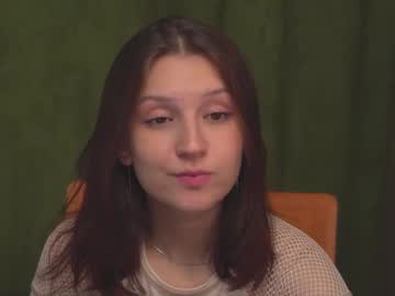 girl
        well_yess cam image #5163416