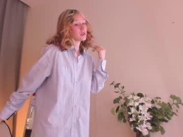 girl
        pennyroyal_tea_ cam image #332512