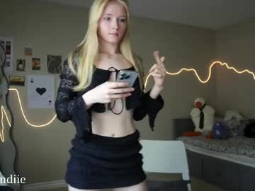 girl
        bestblondiiecb cam image #6253174