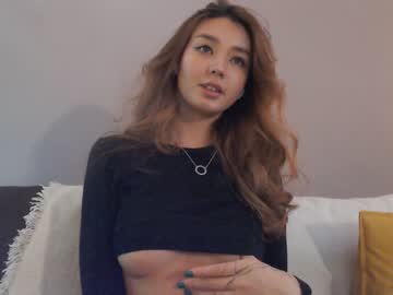 girl
        sharasuo cam image #855371