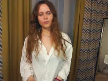 girl
        kendraedger cam image #7015055
