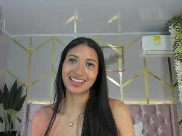 girl
        lia_myars cam image #6607500