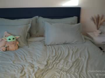 girl
        chloewildd cam image #5283968