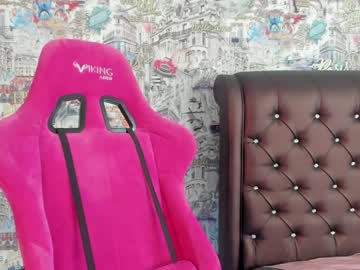 girl
        angelina_new cam image #1795941