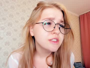 girl
        jasmineharvey cam image #2636842
