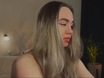 girl
        tatti_1 cam image #6795666