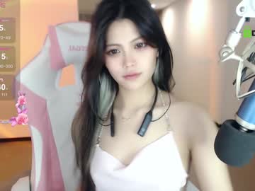 girl
        akina520 cam image #4715616