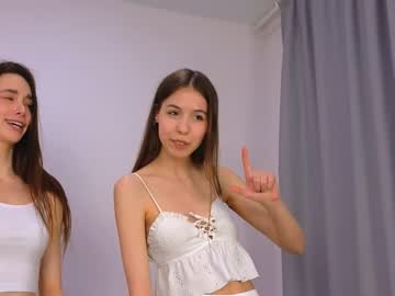 girl
        wanda_robinson cam image #1628087