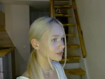 girl
        tollysage cam image #2392680