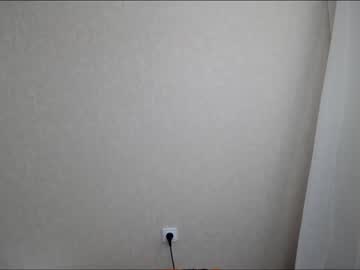 girl
        alice_rays_ cam image #2391412