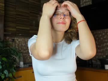 girl
        udelaborom cam image #3716476
