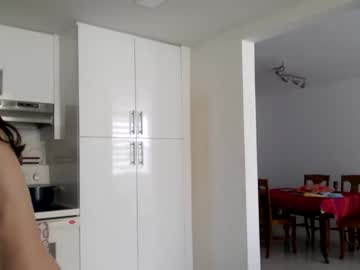 girl
        frenchava cam image #2653976