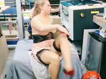 couple
        wifen_heels cam image #5816861