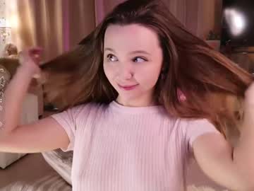 girl
        alyssmitsu cam image #6622323