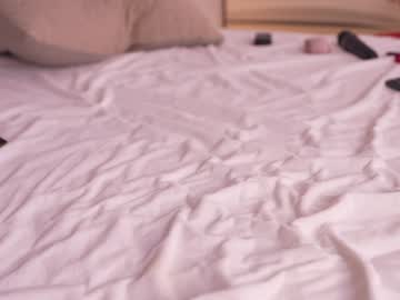 girl
        dovia cam image #6552691