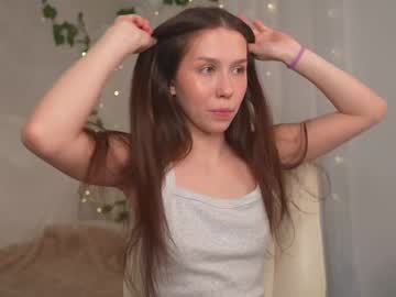 girl
        bumblebeee__ cam image #6720618