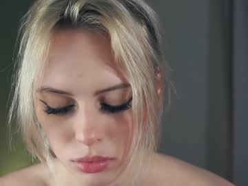 girl
        audreycarvin cam image #6658401