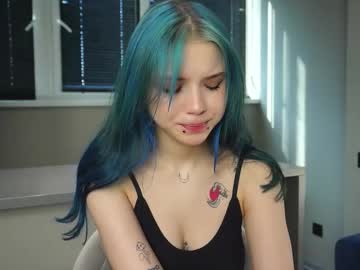 girl
        merciabawden cam image #6141637