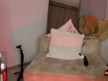 girl
        swt_molly cam image #5401469