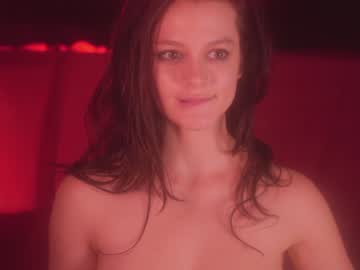 girl
        lorienn cam image #5258055