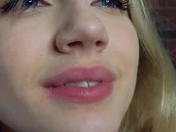girl
        pinkadele cam image #5889676