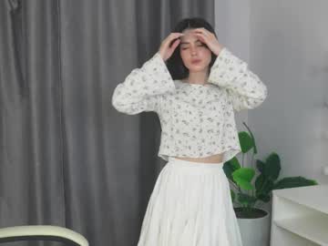 girl
        lucky_forme cam image #6267680