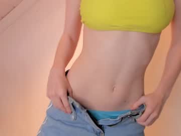 girl
        brittanyochoa cam image #1763601