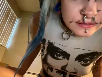girl Nude Cam Girls Playing Games with jaelynneatspeolple