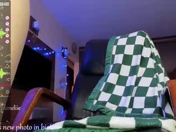 girl
        bestblondiiecb cam image #317621