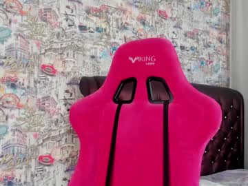 girl
        angelina_new cam image #854609