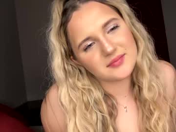 couple Nude Cam Girls Playing Games with poobearr23