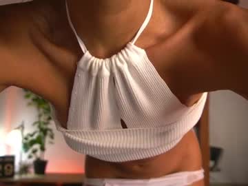girl
        abiee__ cam image #3394803