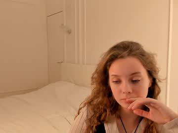 girl
        landrycarney cam image #3058694