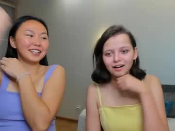 couple
        vanessa_tomson cam image #232042