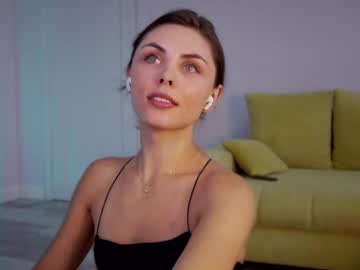 girl
        girl_next_door19 cam image #6178089