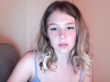 girl Nude Cam Girls Playing Games with bbyalice18