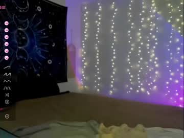 girl
        theselina_kyle cam image #2691163